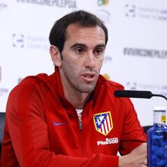 Godín: "El Leicester ha echado al Sevilla, que pelea en LaLiga"