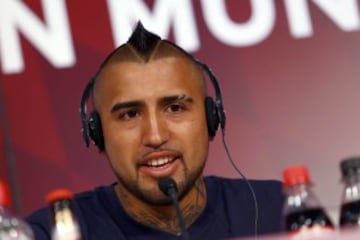 Arturo Vidal en la conferencia de prensa donde fue presentado en Bayern Munich.