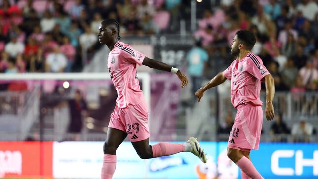 Allen Obando: “De pequeño veía al tridente que tenían Messi, Suárez y Neymar en el Barça”