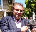 Crítico literario, experto en vino,
tertuliano y aficionado a los toros