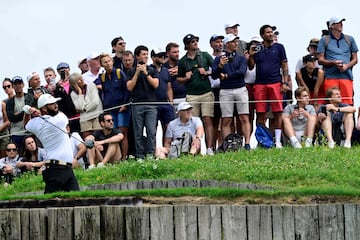 El golfista español termina la jornada con un nuevo birdie en el hoyo 17, una marca que le sirve para llegar a la jornada de mañana, día 4, empatado en cabeza con Schauffele con una puntuación de -14.

El de Barrika ha cerrado una vuelta magnífica y aspira a todo en la última jornada de este domingo desde una posición privilegiada. "Me lo he pasado muy bien, ha sido un gran sábado. Ojalá mañana sea mejor. Tengo una gran oportunidad. Ganar el oro es un sueño que no era una realidad hasta hace poco", ha asegurado tras el recorrido.