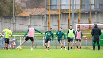 La defensa, principal preocupación del Racing de Ferrol ante el Oviedo.