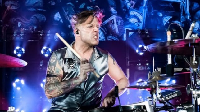 Quién es Alén Ayerdi, el manager y amigo íntimo de Robe Iniesta que le acompañó tras su salida de Extremoduro