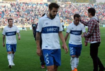 2015. Después de ir ganando 3-0, Católica tiró a la basura la ventaja, Iquique igualó y la UC le dejó el camino libre a Cobresal para que fuera campeón. Por varios minutos el cuadro cruzado era puntero, un punto sobre los mineros.