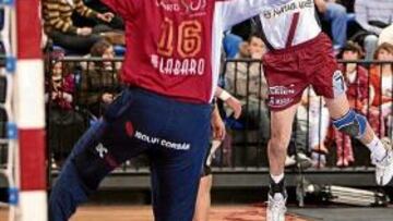 <b>MURO. </b>Sterbik cuajó un gran partido para detener al Naturhouse.