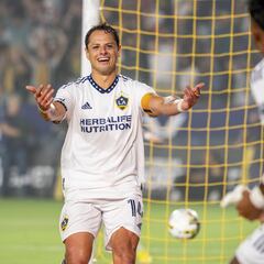 ¿Por cuánto tiempo firmará Chicharito con Chivas?