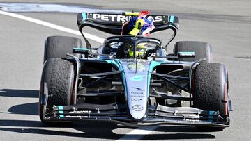 Historic triumph for the seven-time champion in a memorable race due to the rain, ahead of Verstappen and Norris. Sainz was fifth and Alonso, eighth.