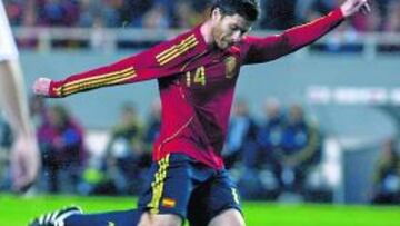 Hasta 96 pases dio Xabi Alonso en un recital de fútbol inteligente.