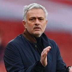 Schmeichel, sobre Mourinho: "Está haciendo un papel para las redes sociales"