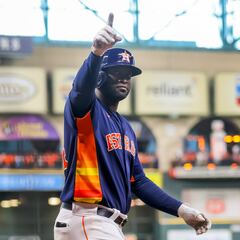 Yordan Álvarez, el cubano con más home runs en postemporada de MLB