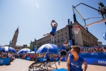 Zaragoza se engalana y disfruta al máximo con el NBA Zone