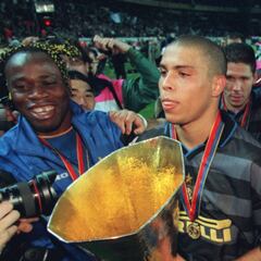El día que Ronaldo 'ridiculizó' a Taribo West en el Inter de Milan