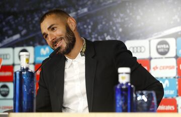 Benzema's contract-renewal press conference in pictures