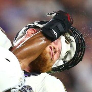 Kevin Minter arrancó el casco de la cabeza a Marshal Yanda y los Cardinals arrancaron el último soplo de vida de unos Ravens que han pasado de máximos favoritos a zombies de la AFC.