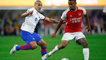 INGLEWOOD, CALIFORNIA - JULY 26: Gabriel Jesus #9 of Arsenal controls the ball against Oriol Romeu #18 of Barcelona in the first half of a pre-season friendly match at SoFi Stadium on July 26, 2023 in Inglewood, California.   Ronald Martinez/Getty Images/AFP (Photo by RONALD MARTINEZ / GETTY IMAGES NORTH AMERICA / Getty Images via AFP)