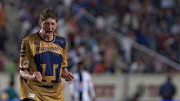 El exdefensor de Pumas fue invitado de honor para la premier de la película sobre el cuadro tapatío.