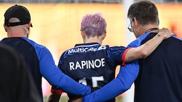 La histórica futbolista norteamericana, Megan Rapinoe, tuvo que salir de cambio en los primeros minutos de la final entre OL Reign y Gotham FC de NWSL.