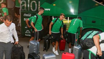 El Betis, llegando a Montecastillo el pasado verano.