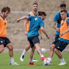 La llegada de Berenguer no provoca salidas en los extremos