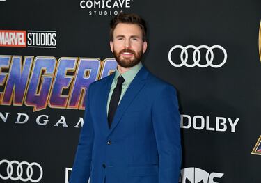 Christopher Robert Evans es un actor, actor de voz, director y productor de cine estadounidense. Se le conoce popularmente por su papel de Steve Rogers, también conocido como el superhéroe Capitán América, dentro del Universo Cinematográfico de Marvel (UCM), en películas como: 'Capitán América: El primer vengador', 'Los Vengadores', 'Capitán América: El Soldado de Invierno' o 'Avengers: Endgame'.