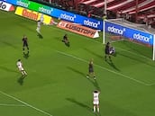 Nico Guerra tuvo su primera gran opción de gol en Argentina y todo terminó así