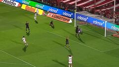 Nico Guerra tuvo su primera gran opción de gol en Argentina y todo terminó así