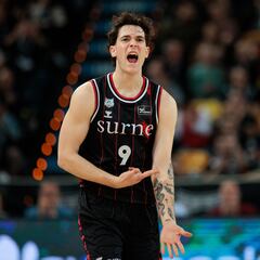 Domínguez se disfraza de asesino