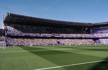 M¨¢s de 11.000 personas en la fiesta del f¨²tbol femenino en Valladolid