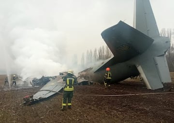 Rusia ha dado comienzo a la guerra con Ucrania iniciando la pasada madrugada una "operación militar especial" en el Donbás. El presidente ruso, Vladímir Putin, ha anunciado la operación y varias ciudades del este ucranio, desde Sloviansk y Kramatorsk a Járkov, a 30 kilómetros de la frontera rusa, fueron agredidas.