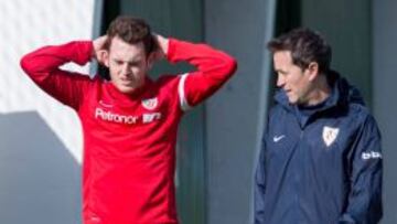 Ibai Gómez se retira lesionado