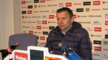 El técnico serbio espera sacar algo positivo del Bernabéu.