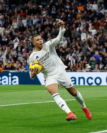 El jugador del Real Madrid, Kylian Mbappé, celebra el 1-1 a Las Palmas. 