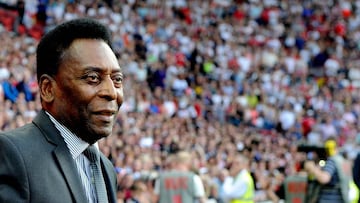 Pelé memorabilia brings in 4.4 million euros at auction