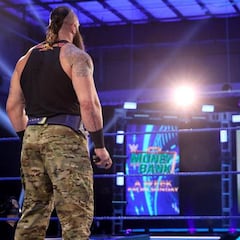 Wyatt comienza el juego psicológico con Strowman