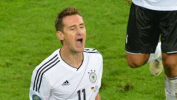 El delantero alemán confía en romper el mal fario ante Italia.