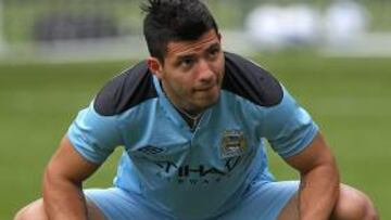 Agüero ya se entrena, pero no será titular ante el United