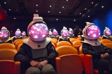 Los Space Projection Helmets de National Geographic