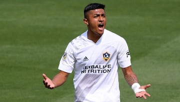 LA Galaxy podría perder a una de sus joyas en el mercado veraniego. Julian Araujo se encuentra en el radar del Porto de Portugal para la temporada.