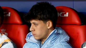 15/02/25 PARTIDO PRIMERA DIVISION
OSASUNA - REAL MADRID
ANDREY LUNIN ARDA GULER SUPLENTE BANQUILLO