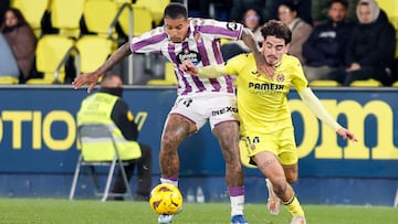 18/12/23 PARTIDO DE SEGUNDA DIVISION VILLARREAL B FILIAL CANTERA - VALLADOLID ROBERT KENEDY GELARDO