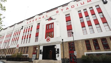 Fachada del m&iacute;tico estadio del Arsenal, hoy de lujosos apartamentos.