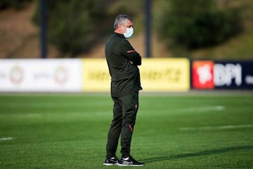 Oeiras (Portugal), 05/10/2020.- A handout photo made available by Portuguese Football Federation shows Portugal's national team head coach Fernando Santos during the training session at Cidade do Futebol, Oeiras, near Lisbon, Portugal, 05 October 2020.