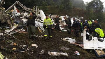 El avión del Chapecoense se estrella en Colombia: 6 supervivientes y 71 muertos