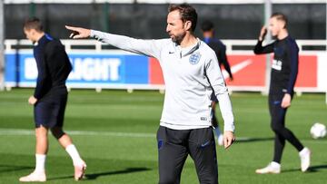 England&#039;s manager Gareth Southgate gestures during an open training session at St George&#039;s Park in Burton-on-Trent, central England on October 9, 2018 ahead of their UEFA Nations League match against Croatia on October 12. (Photo by Paul ELLIS /