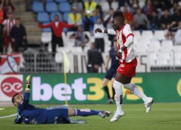 1-2. Thievy anotó el primer gol del Almería.