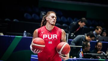 Isaiah Piñeiro, ala-pívot puertorriqueño, durante el Mundial 2023.