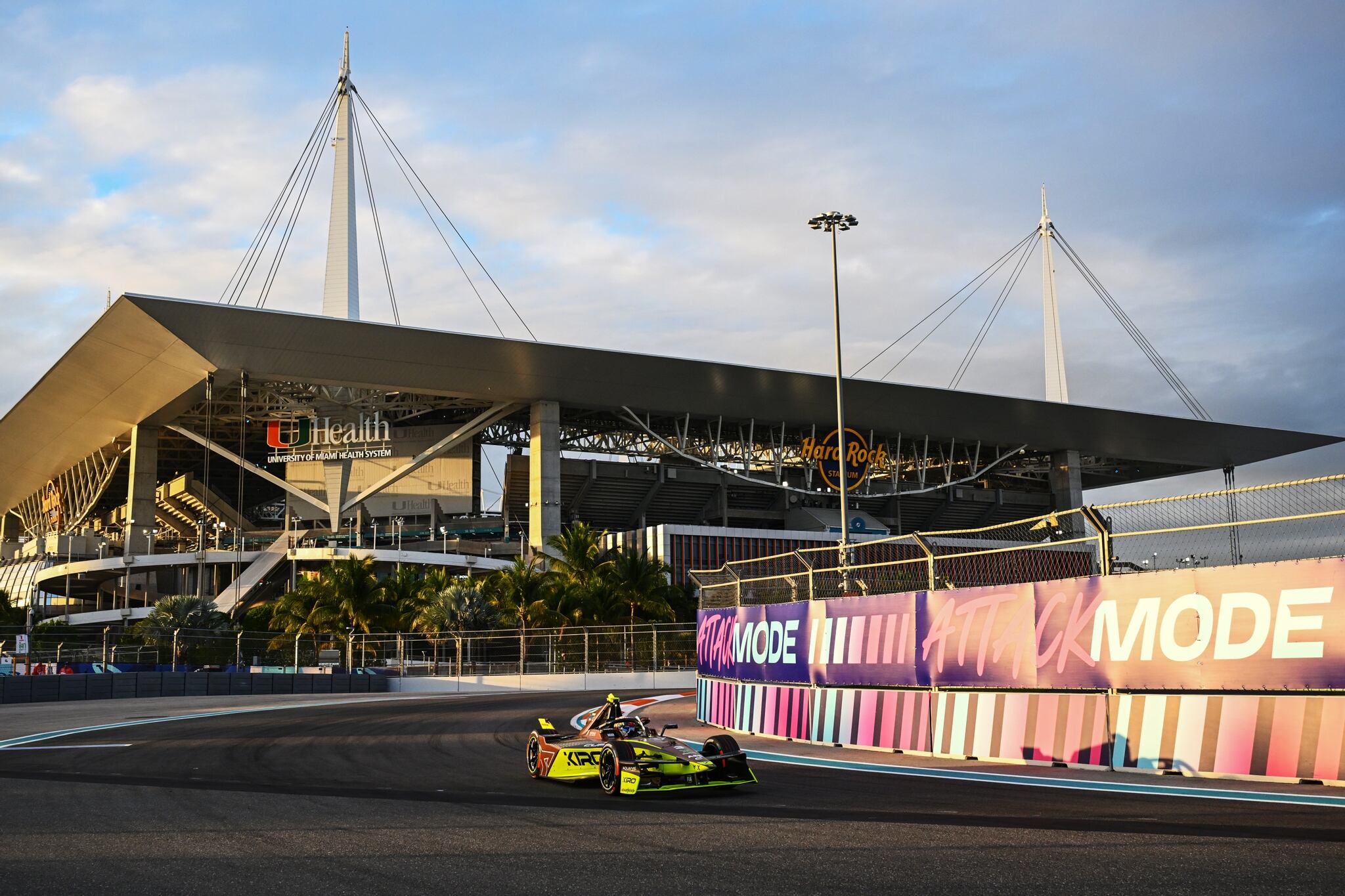 Pepe Martí, con el Cupra Kiro en Miami.