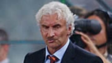 <b>VÖLLER TAMBIÉN DIMITE.</b> El entrenador alemán de la Roma dimite a causa de los malos resultados y de la falta de actitud de su equipo.