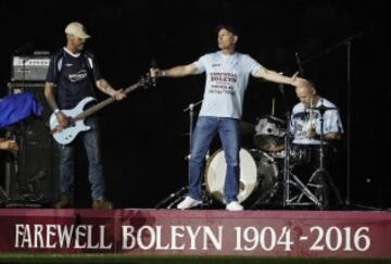 West Ham celebrations after the last game at the Boleyn Ground