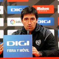 Iraola: “Tenemos que equivocarnos muy poco, ellos están a un nivel muy alto”